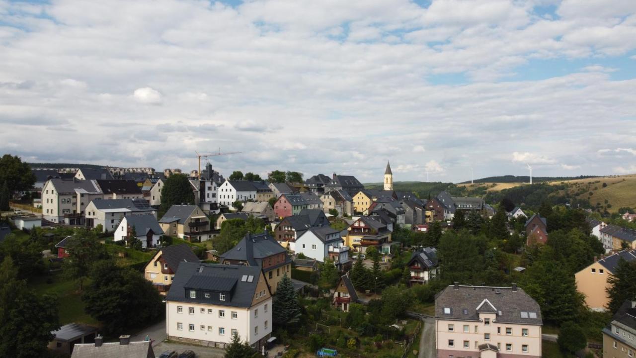 Ferienwohnungen Zauberberg, Schneehase & Glitzerhirsch Oberwiesenthal Exterior photo